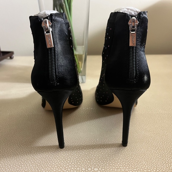 Jewel by Badgley Mischka - Picture 4 of 6